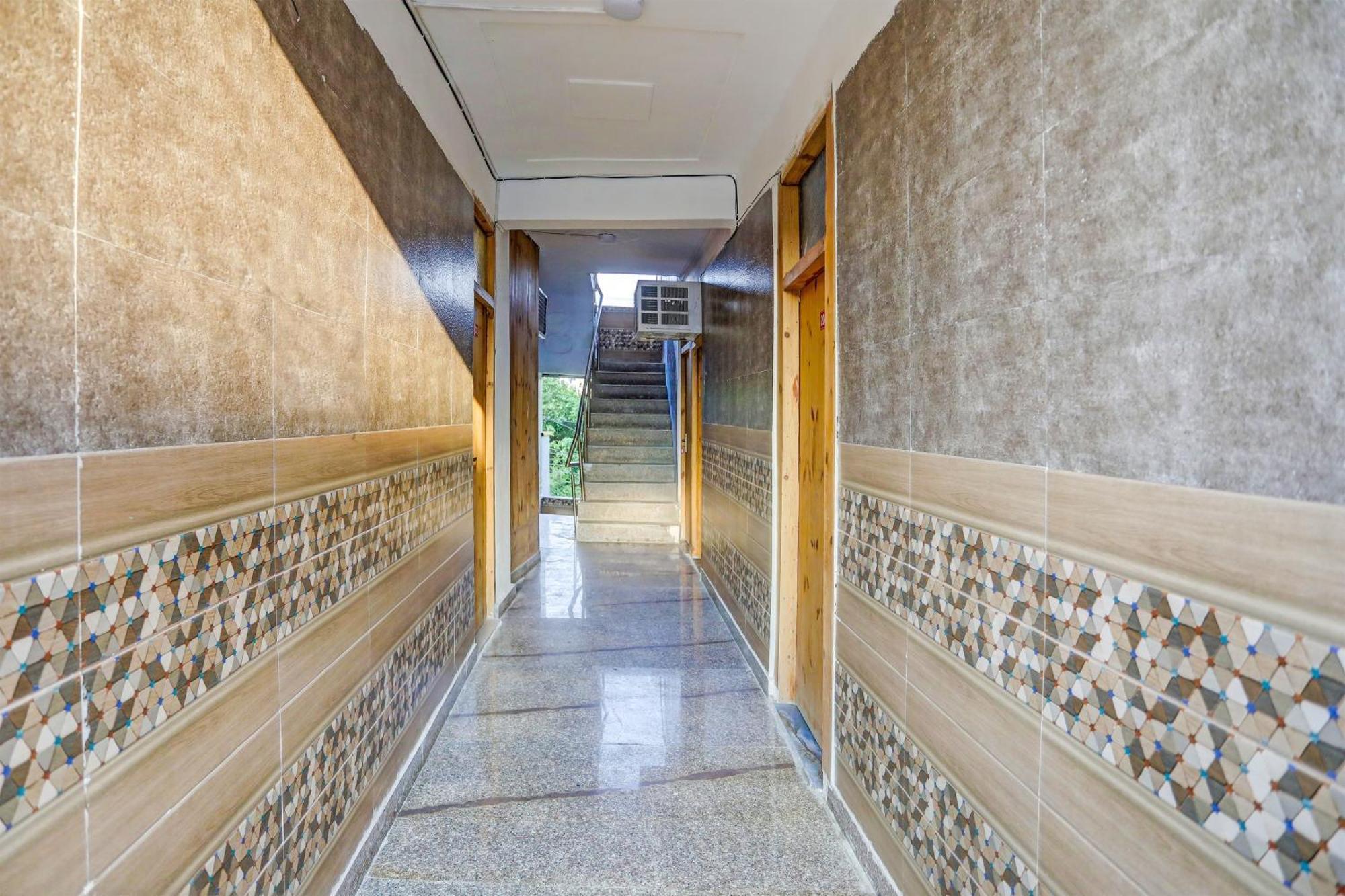 Umen Hotel Nearest Sector 66 Noida Extérieur photo